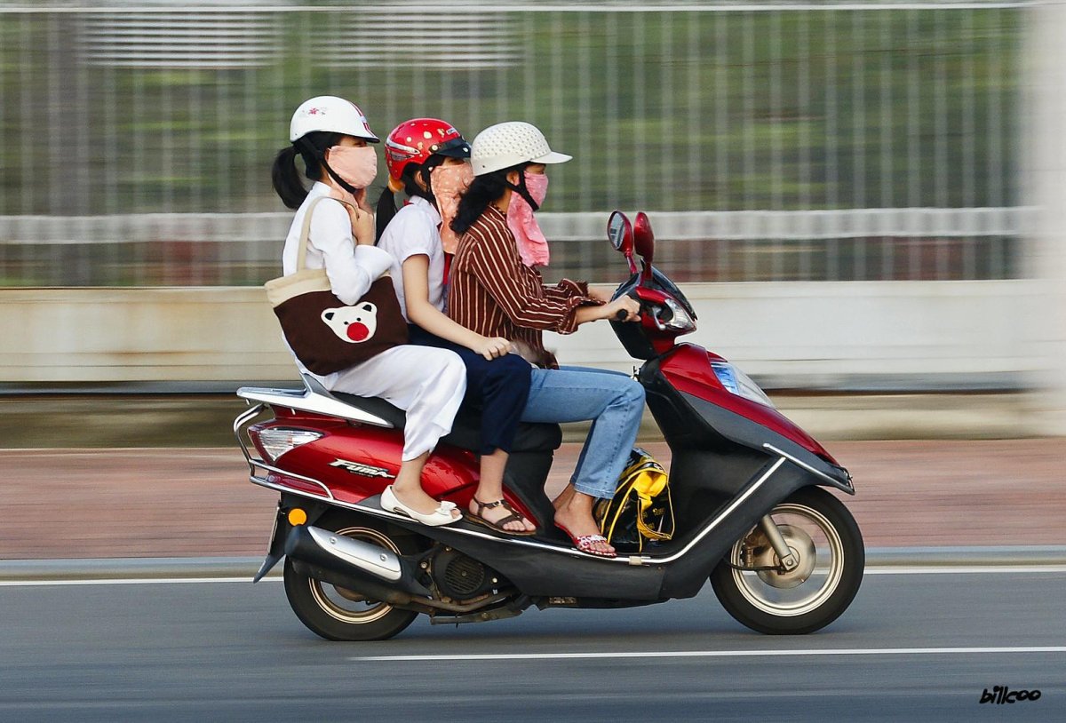 Вдвоем на скутере