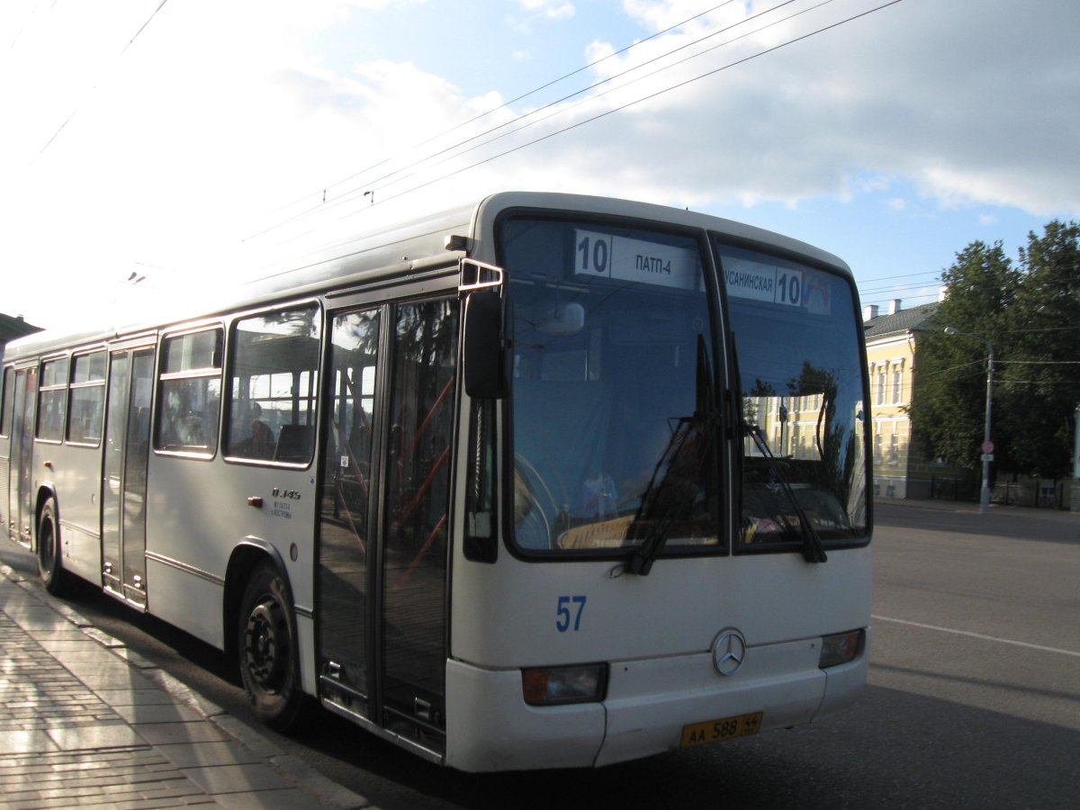 Mercedes-Benz o345