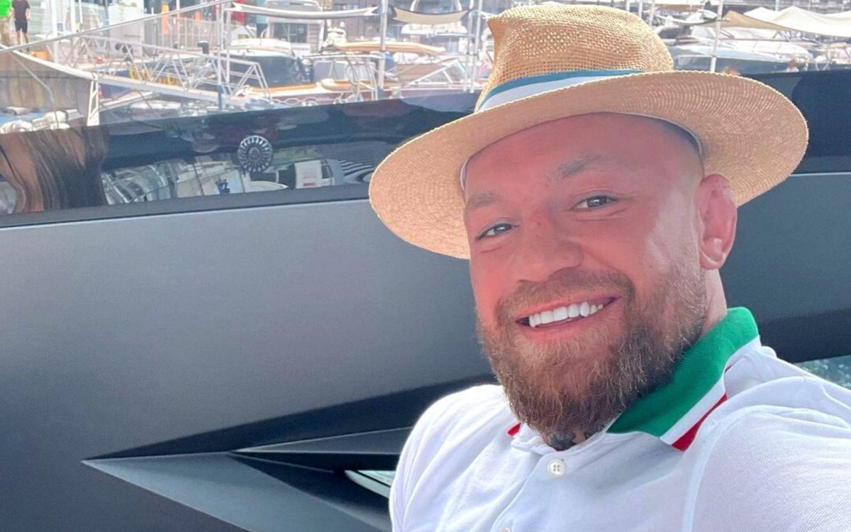 Конор МАКГРЕГОР на яхте