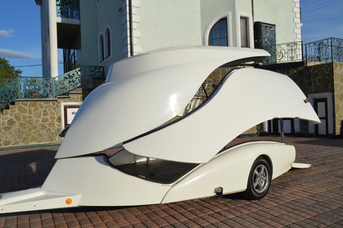 Lux-form Air Trailer