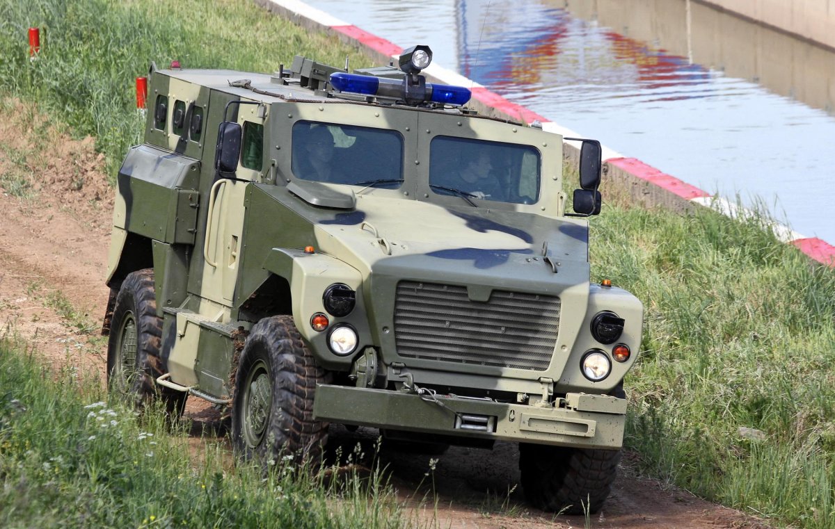 Бронеавтомобиль ВПК-3924 СПМ-3 медведь