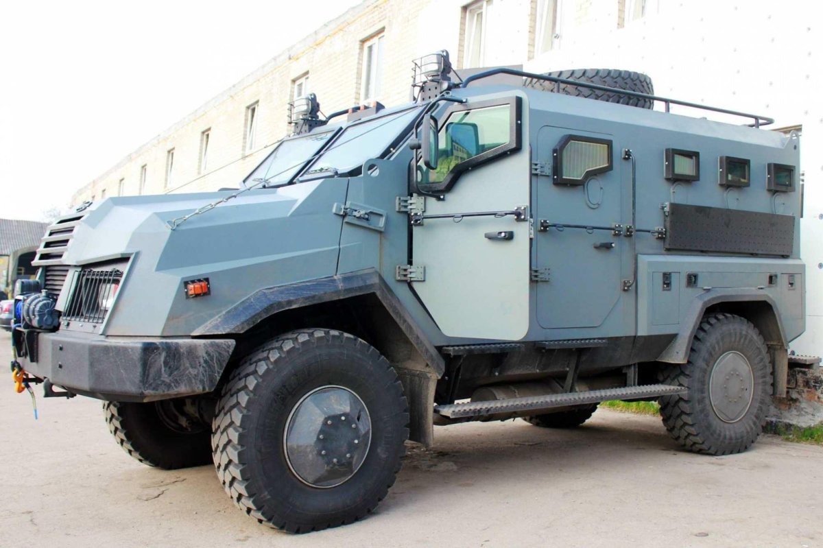 Бронеавтомобиль варта