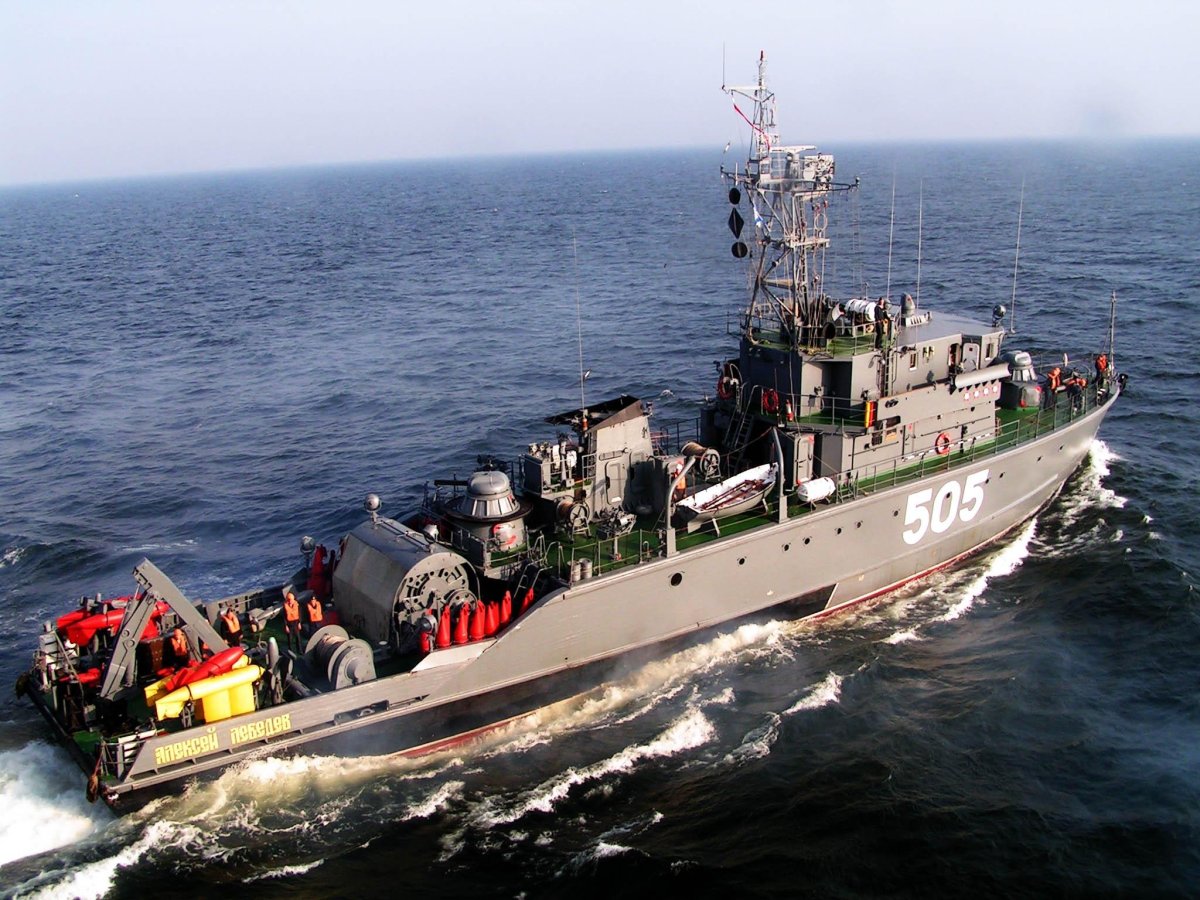 Базовый тральщик Алексей Лебедев