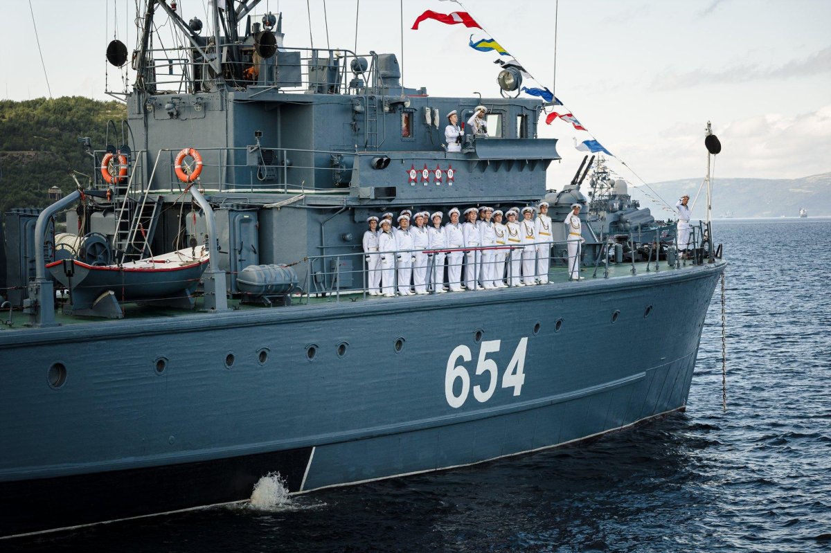 Морской тральщик проекта 254