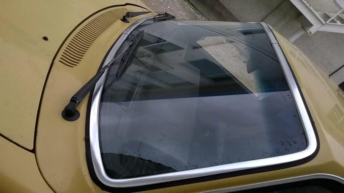 Резинка лобового стекла Вольво 240