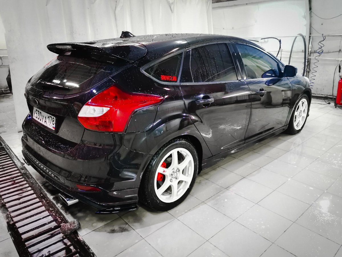 Форд фокус 3 хэтчбек черный