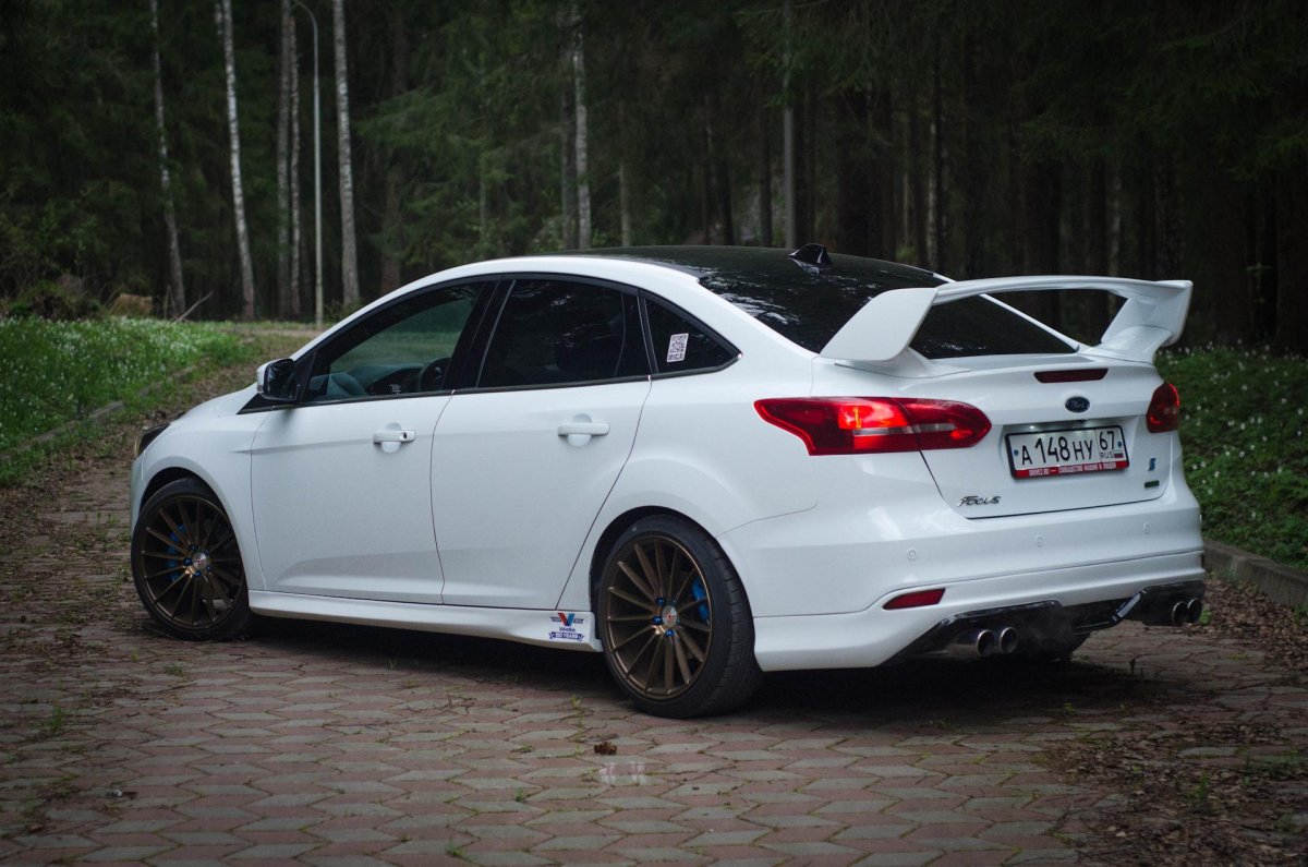 Тюнингованный Форд фокус 3 седан