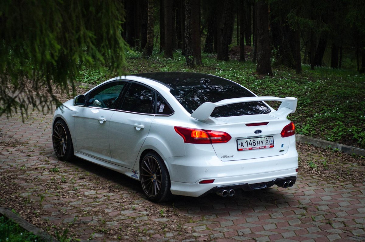 Тюнингованный Форд фокус 3 седан