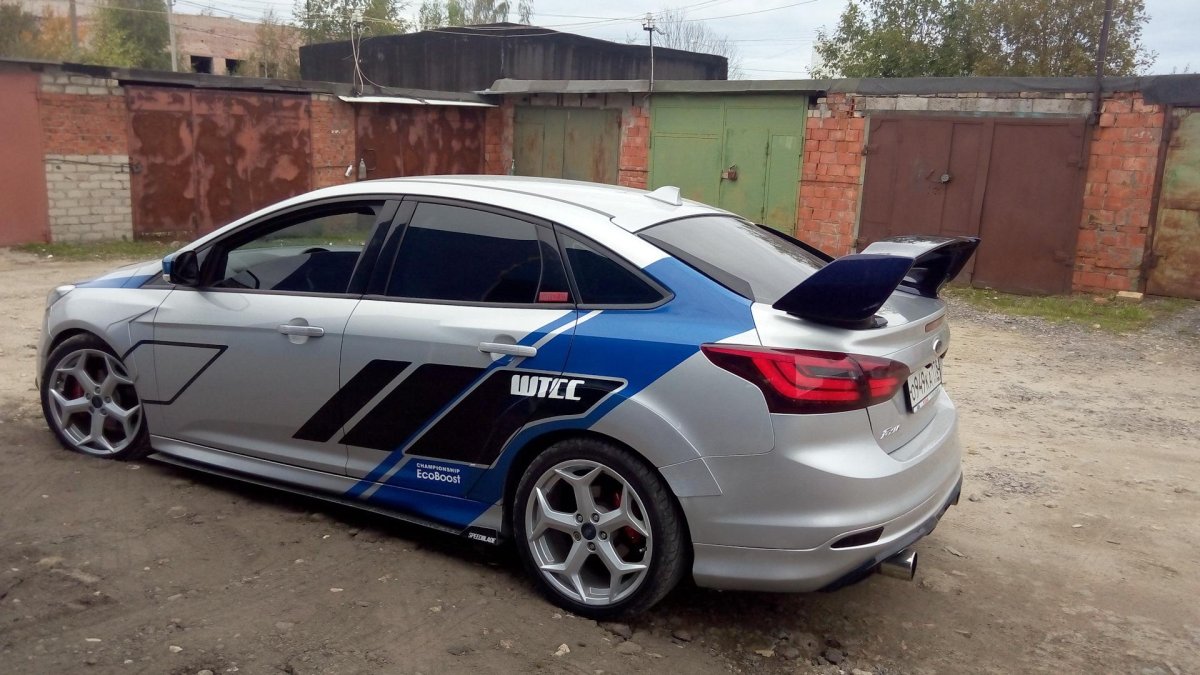 Тюнингованный Форд фокус 3 седан