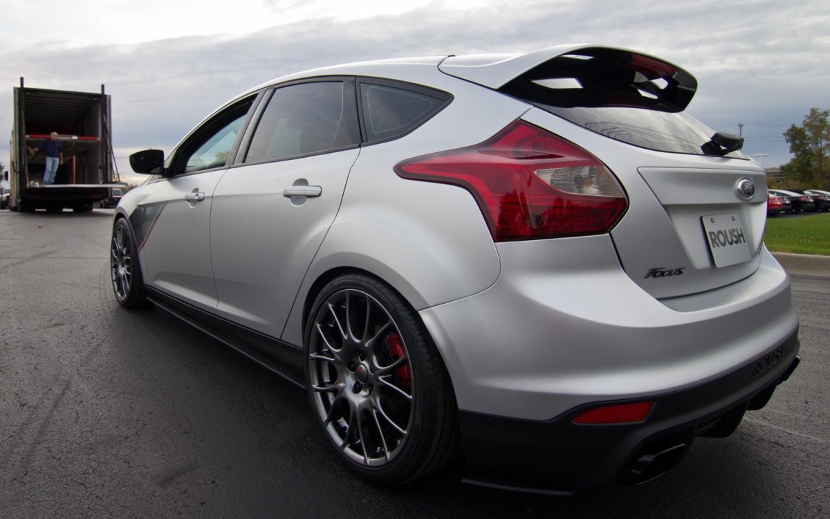 Тюнингованный на Форд фокус 3 хэтчбек