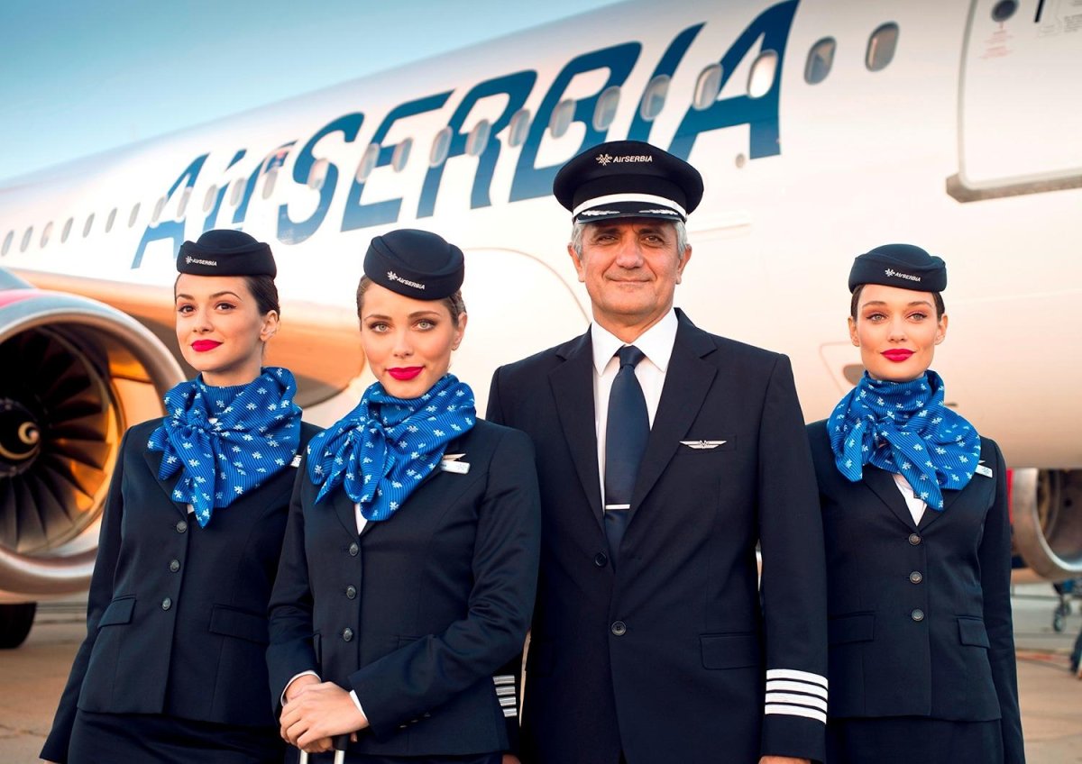 Эйр Сербия бортпроводники