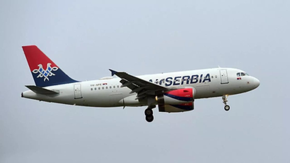 Самолёт Air Serbia