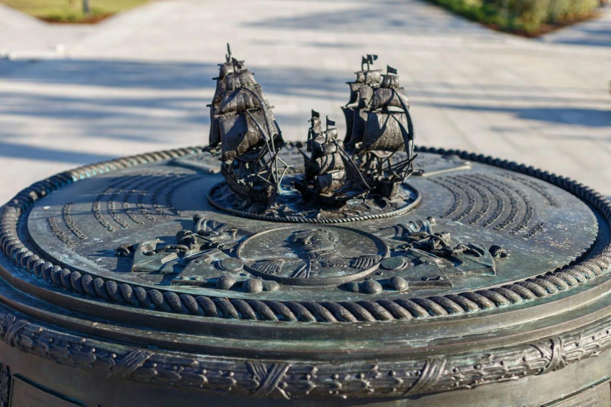 Памятник бригу Меркурий в Севастополе