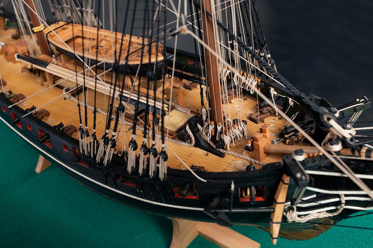 Модель корабля Amati Меркурий