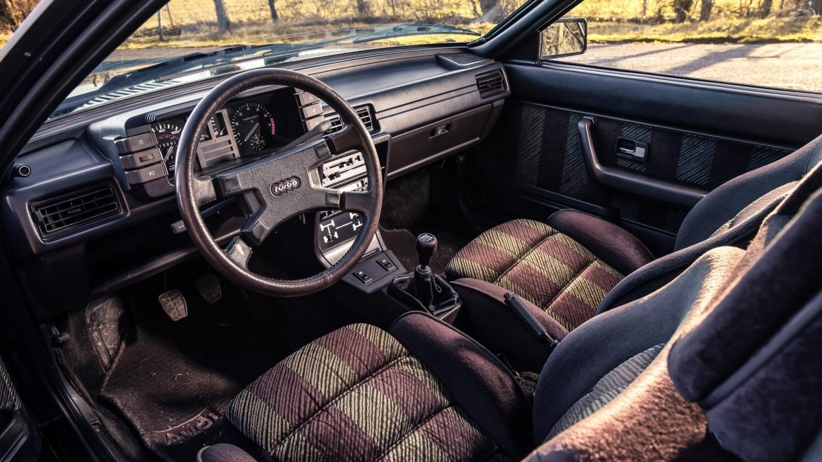 Audi quattro Interior