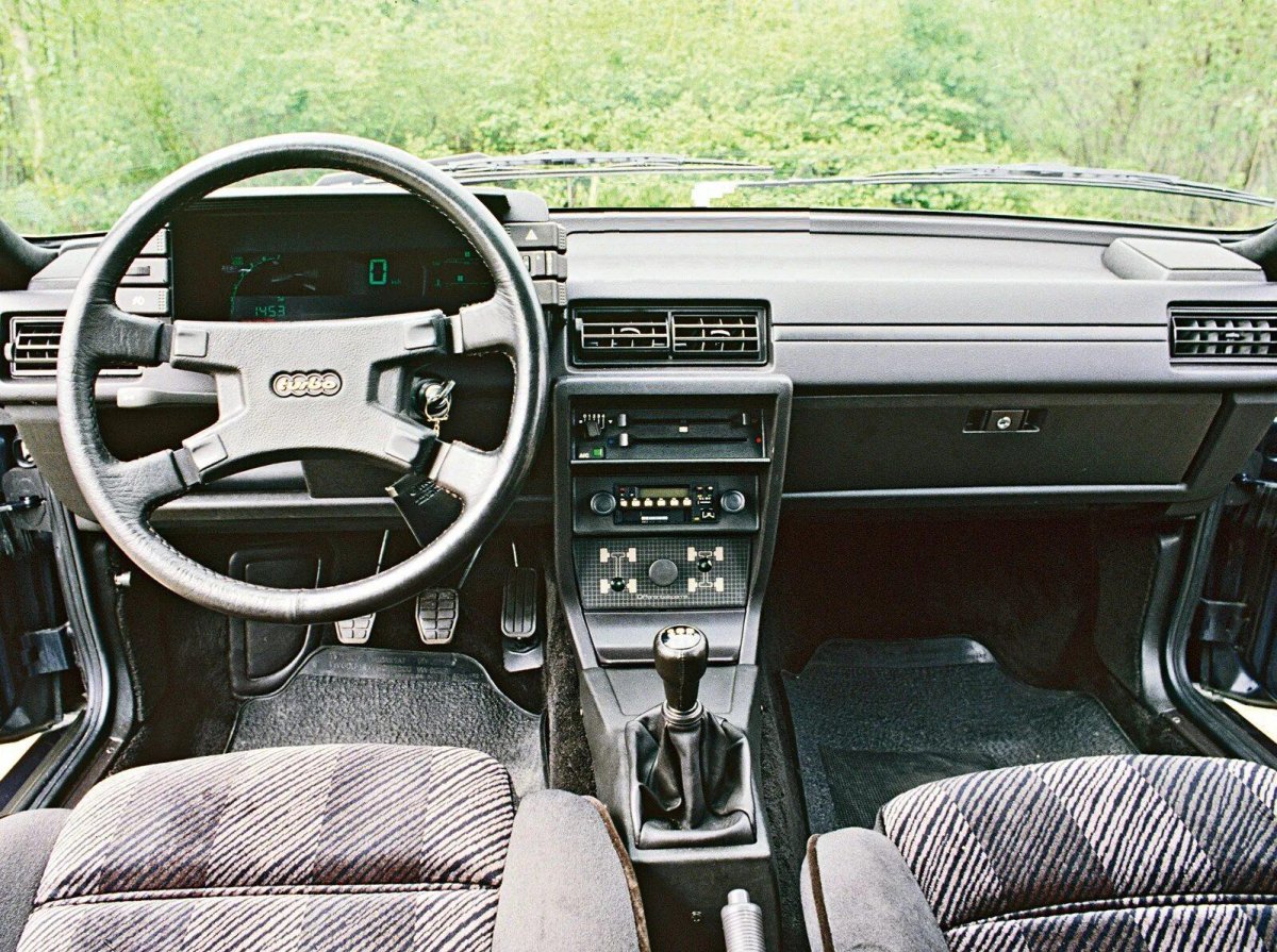 Audi 80 Coupe quattro салон