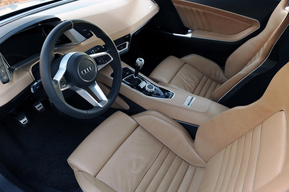 Audi quattro Interior