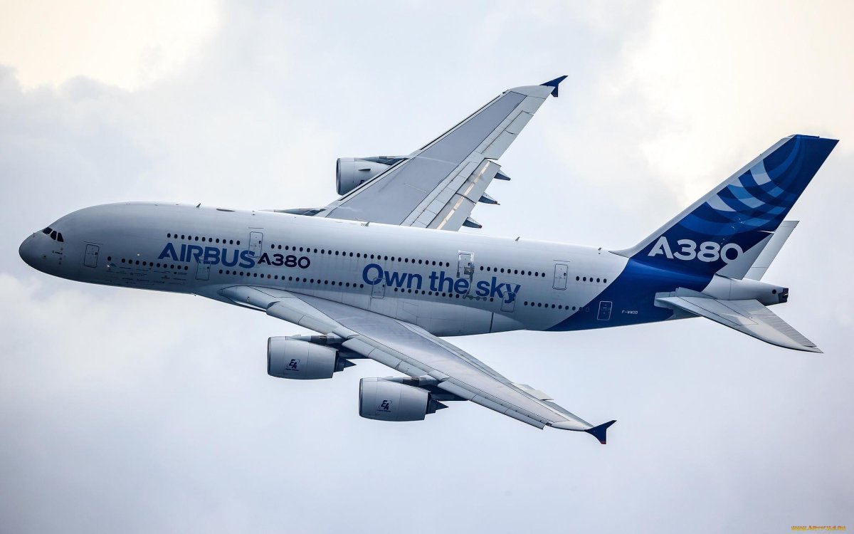 Самолёт Airbus a380