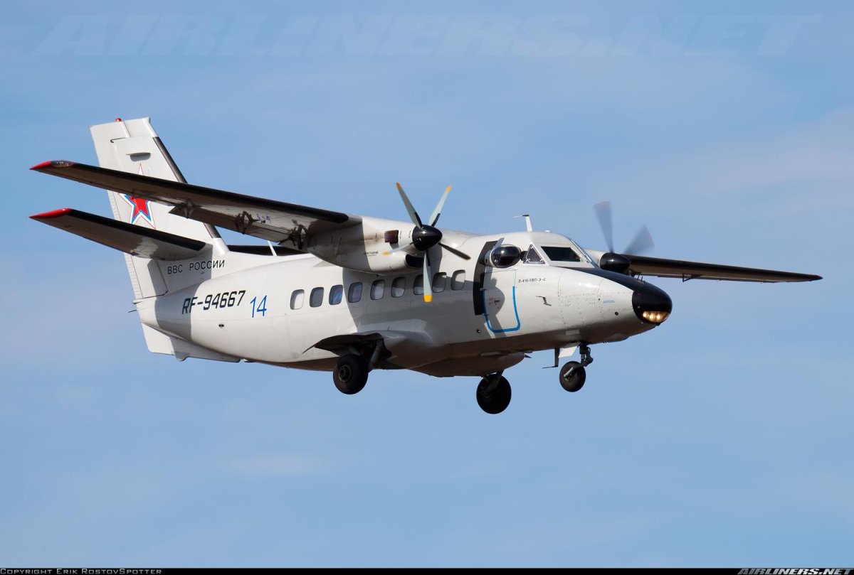 Let l-410 Turbolet самолет