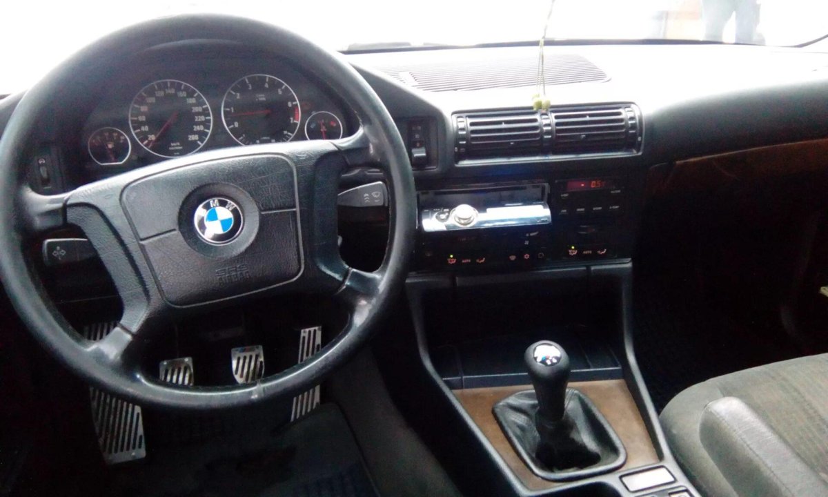 BMW 5 e34 салон