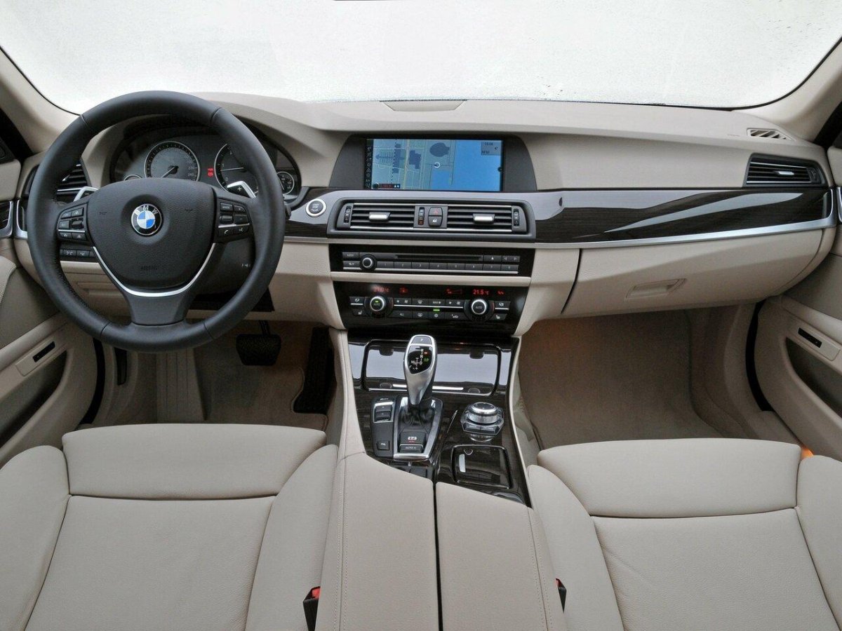 BMW 5 f10 530i
