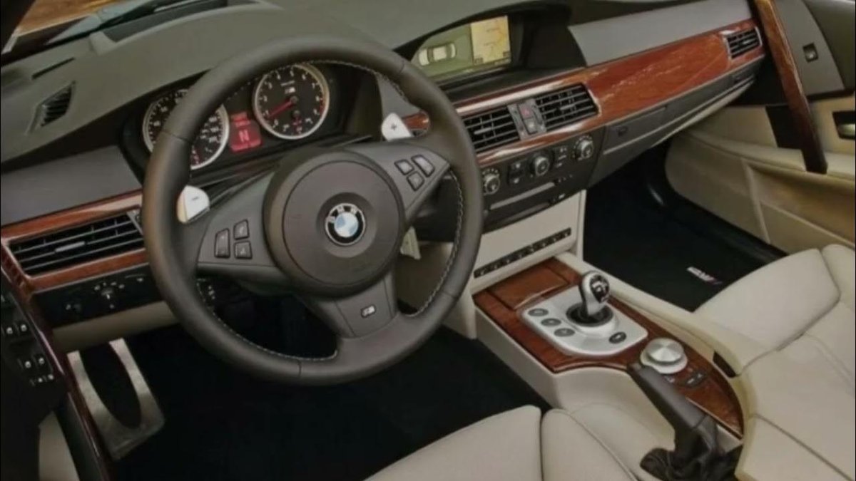 BMW 5 e60 салон