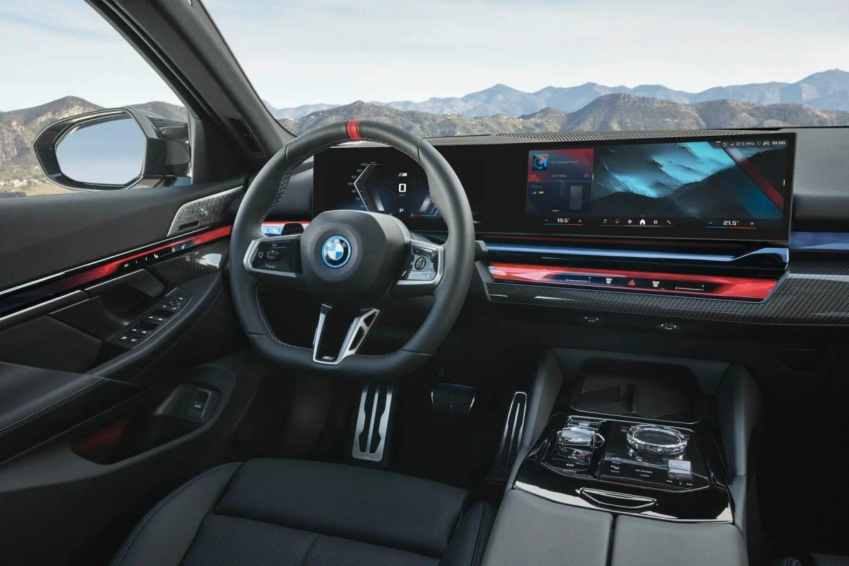 BMW 5 2024 Interior