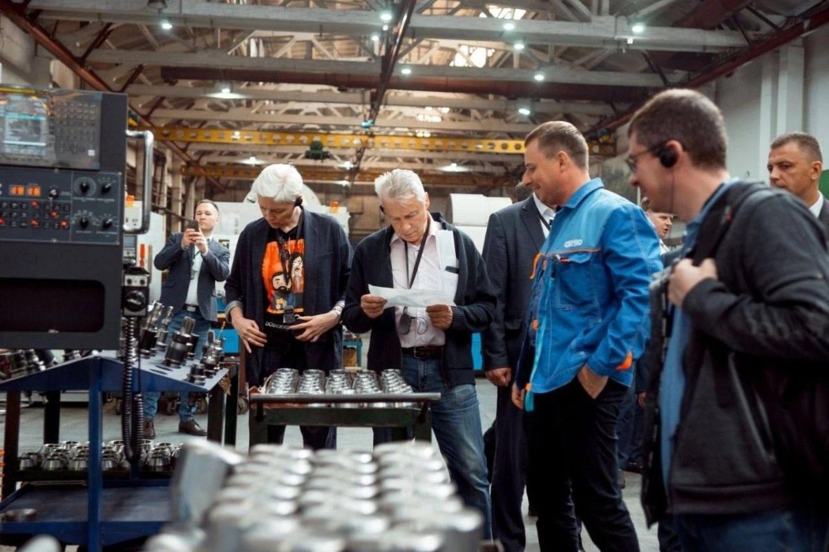 Машиностроительный завод поток