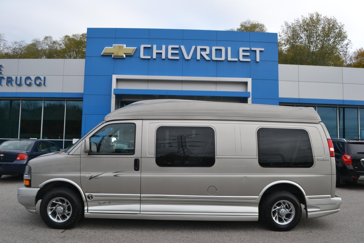 Chevrolet Express 9 Passengers