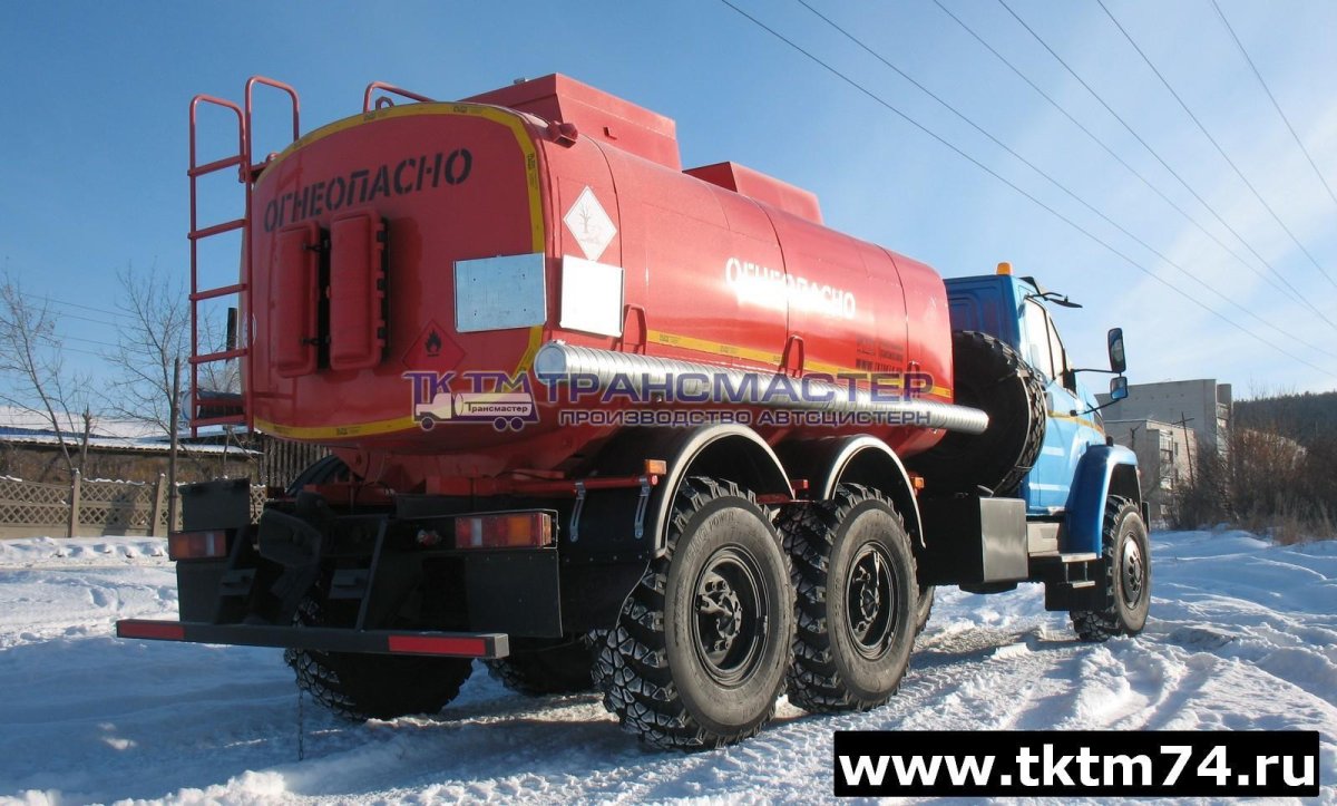 Топливозаправщик Урал АТЗ-12