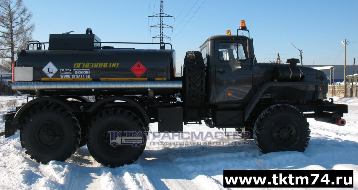 Урал 4320 топливозаправщик военный