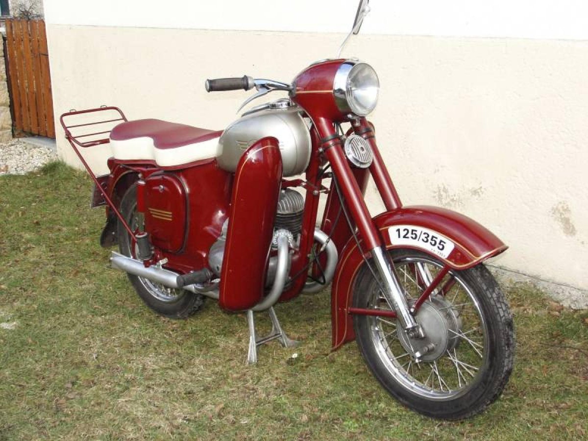 Мотоцикл Ява 125