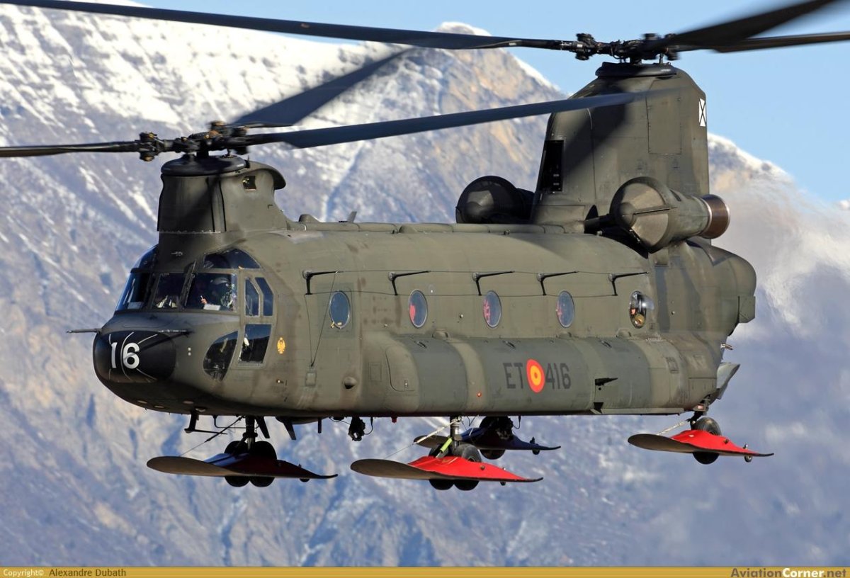 Вертолет Ch-47 Chinook