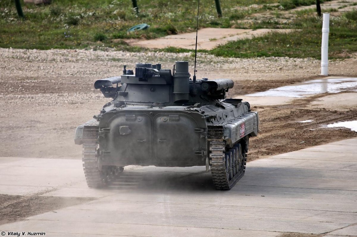 БМП-2м с модулем Бережок