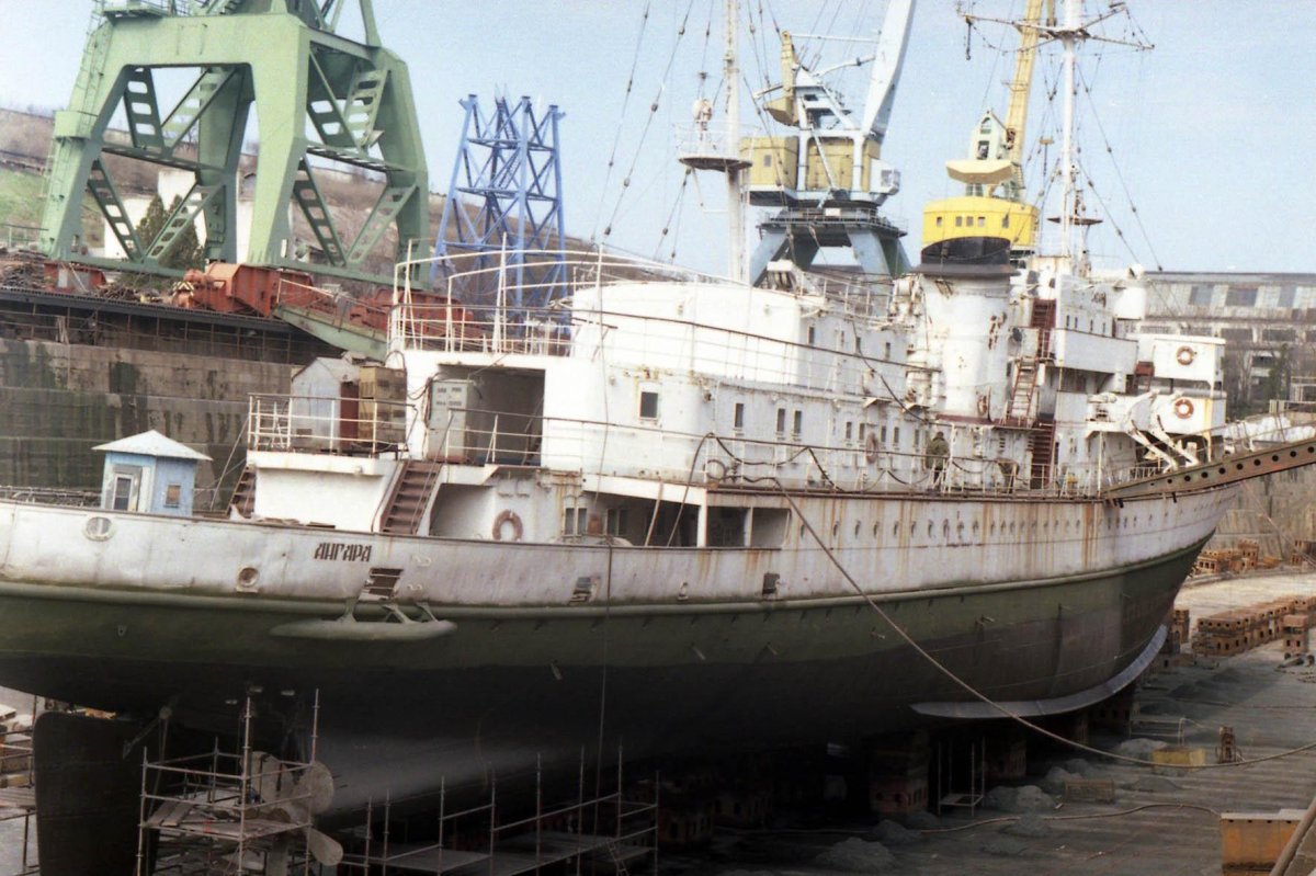 Яхта Ангара