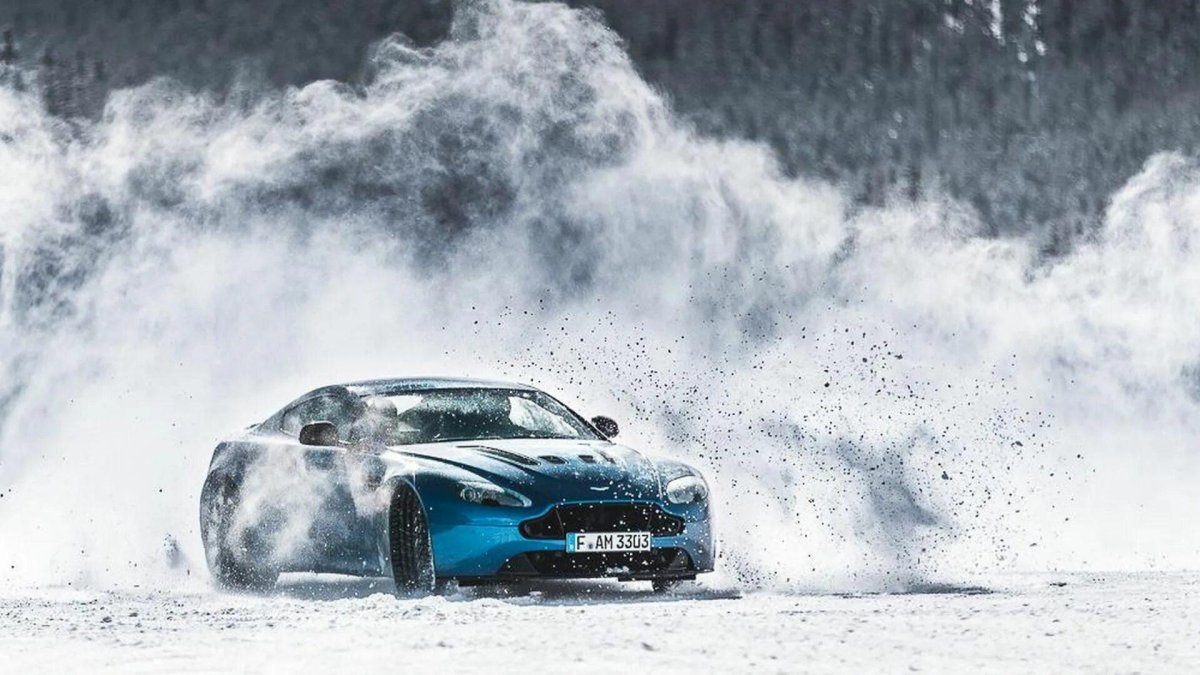 Астон Мартин дрифт