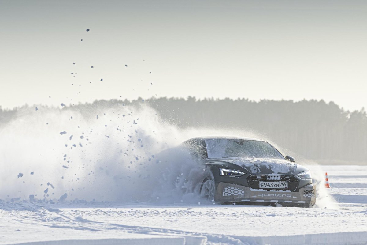 Ауди зимний дрифт