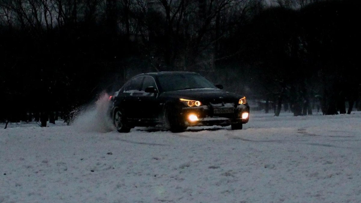 БМВ е60 черная дрифт