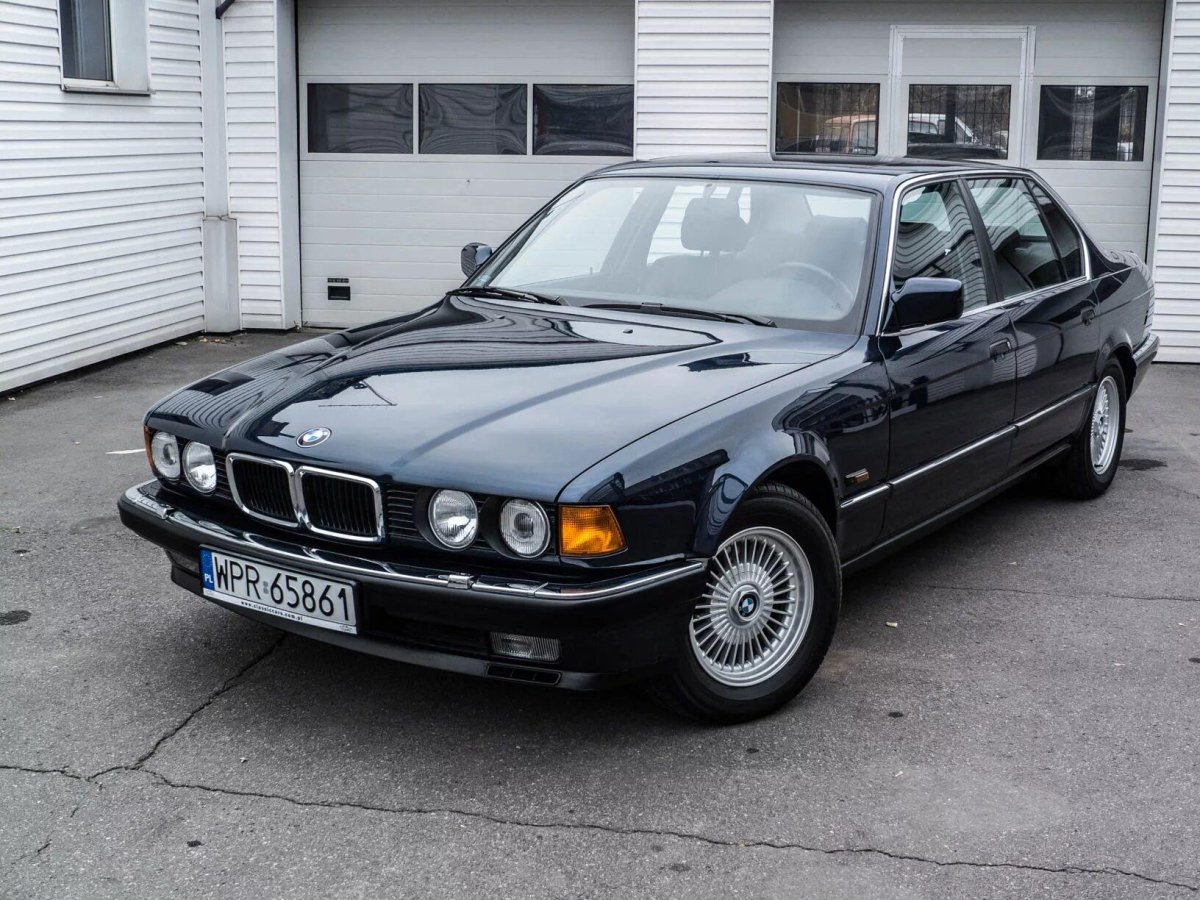 BMW e32 750il