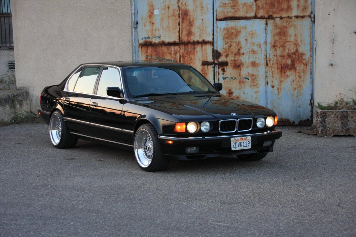 БМВ е32