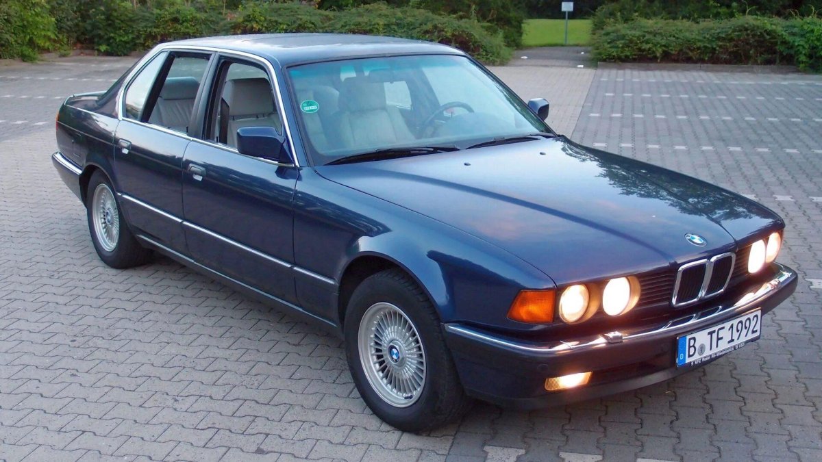 BMW 730 e32