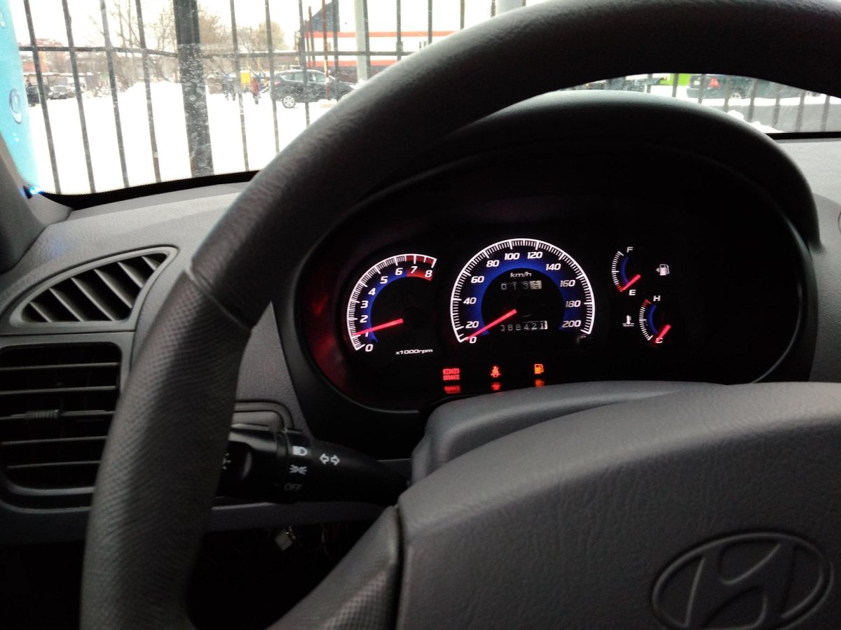 Приборка Hyundai Accent