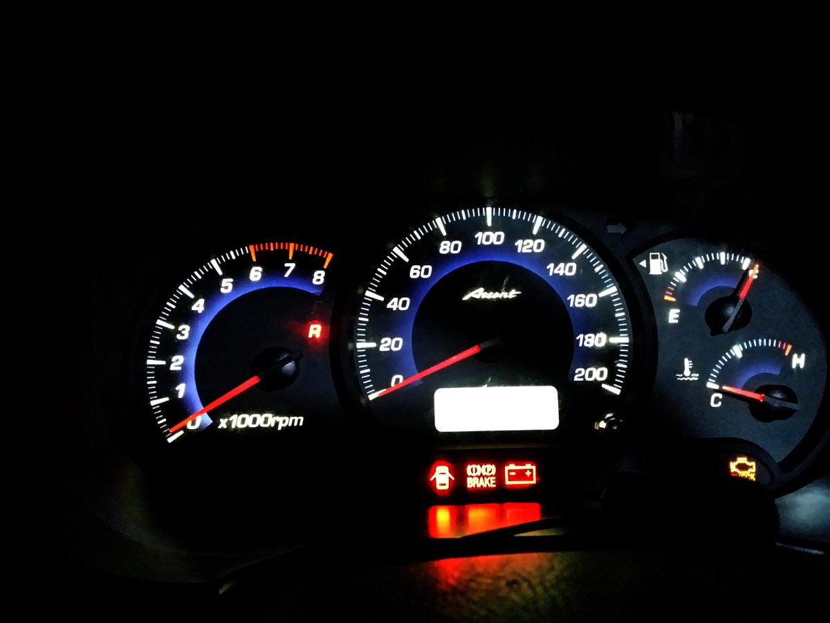 Приборная панель Hyundai Accent