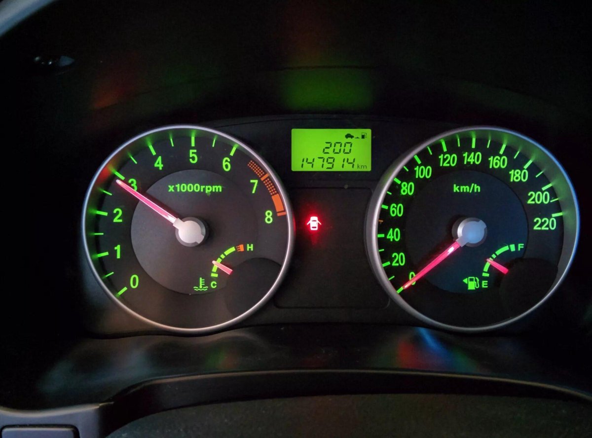 Приборная панель Hyundai Accent