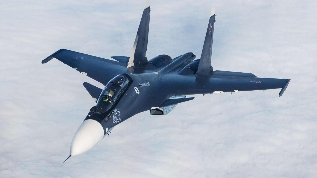 Истребитель Су-30см