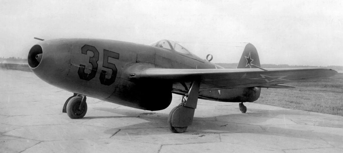 Первый реактивный самолет в СССР як 15
