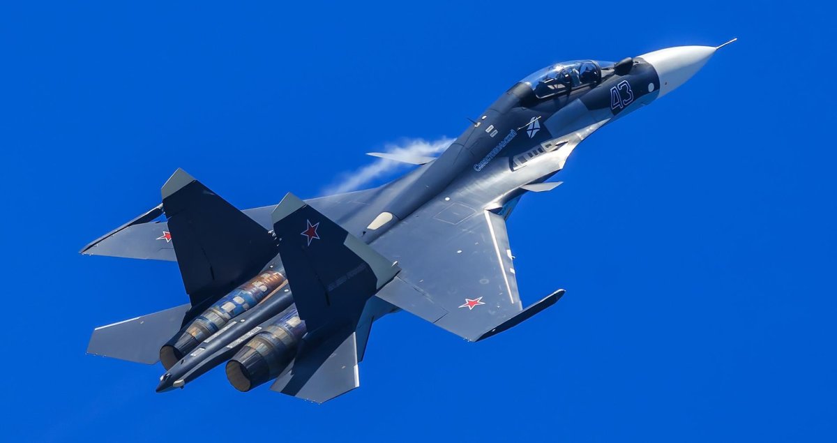 Истребитель Су-30см