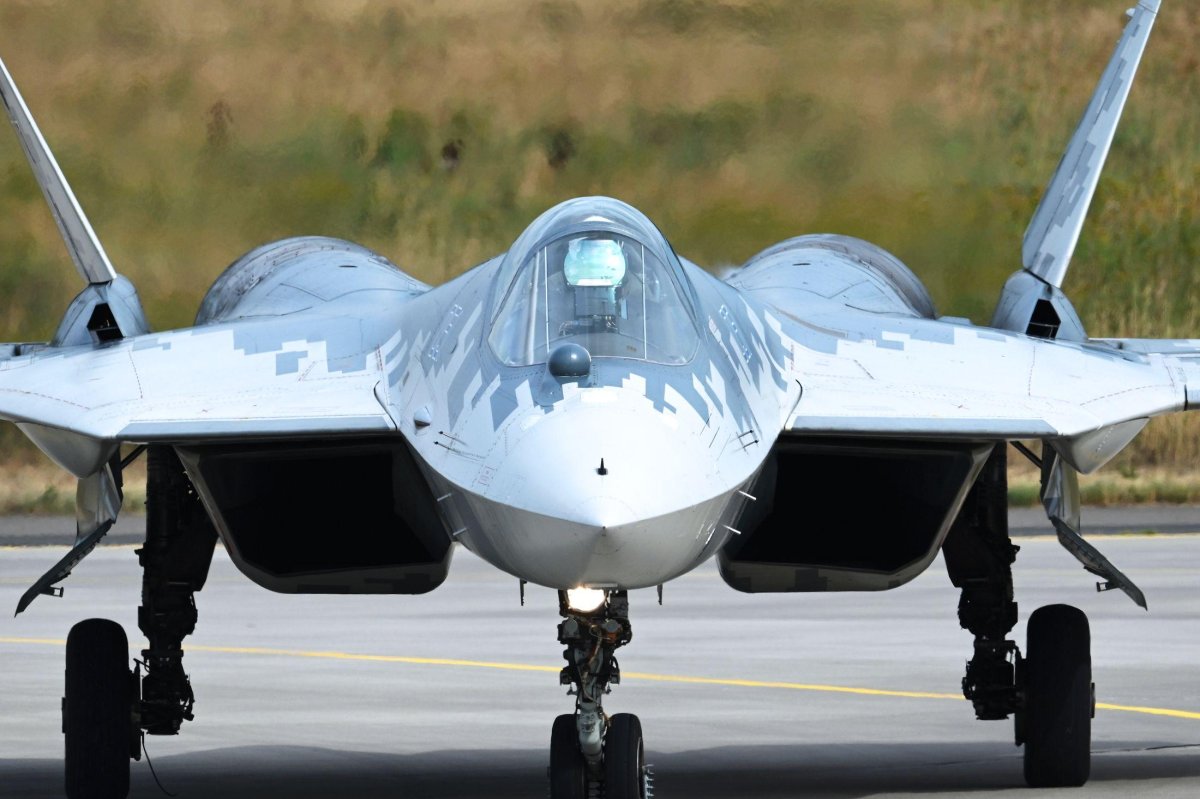 Истребитель 5 поколения России Су-57