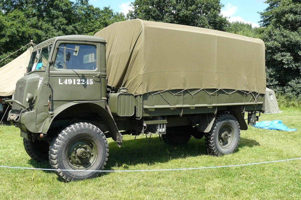 Грузовик Bedford QLD