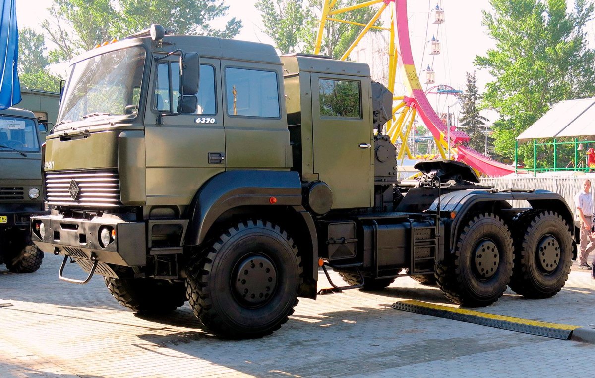 Урал 6370 седельный тягач